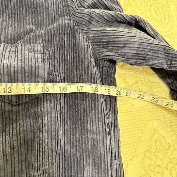 NWT Frank & Eileen Eileen Relaxed Fit Corduroy Button-Up Shirt in lagoon blue - Picture 8 of 10